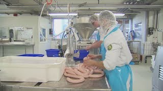 La fabrication de la saucisse de veau ABERTS [upl. by Iroc62]