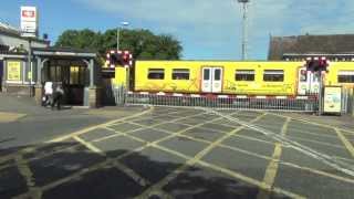 Birkdale Level Crossing [upl. by Gnauq170]